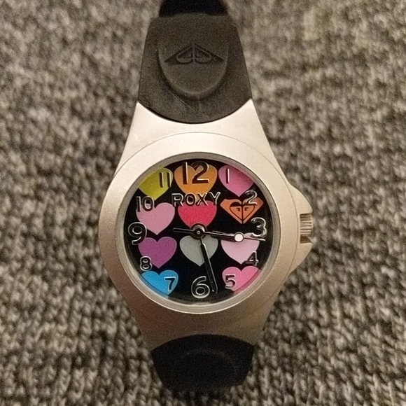 NEW ROXY HEART WATCH - AT FINAL PRICE!